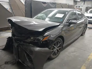 2022 Toyota Camry SE with VIN 4T1T11AK3NU717312, listed as a IAAI auction lot 41721896 with 29,923 mi miles. Bid and sale history available at carsss.com. Image 19.