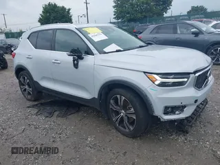 2021 Volvo XC40 Inscription with VIN YV4162UL6M2476490, listed as a IAAI auction lot 42645379 with 37,493 mi miles and . Bid and sale history available at DreamBid. Image 1.
