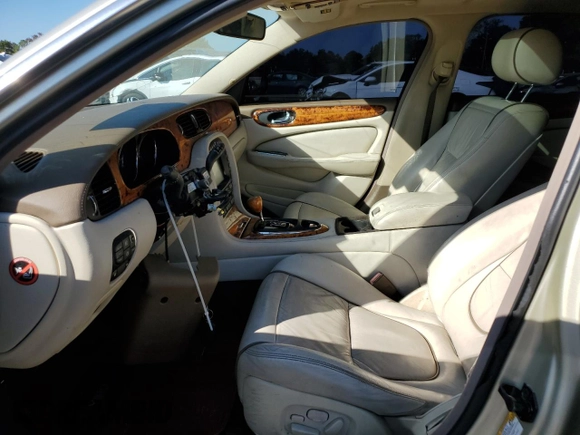2006 Jaguar XJ Vanden Plas with VIN SAJWA82B46SH01369, listed as a Copart auction lot 77997054 with 0 mi miles and Clean Title. Bid and sale history available at carsss.com. Image 7.