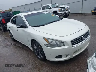 2014 Nissan Maxima SV z VIN 1N4AA5AP5EC475732, wystawiony jako IAAI lot #40884239 z przebiegiem 148 289 mil mil oraz . Historia ofert i sprzedaży dostępna na DreamBid. Obrazek 1.