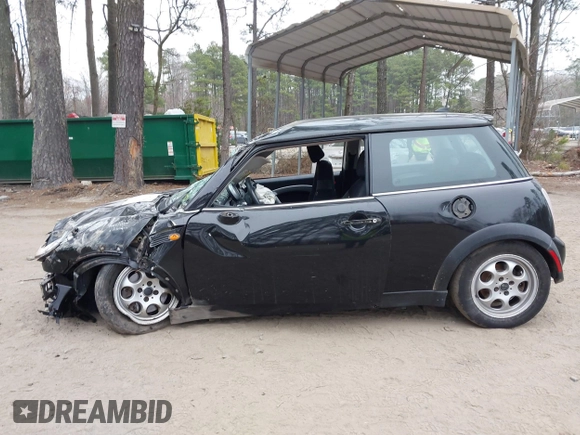 2005 MINI Hardtop z VIN WMWRC33445TJ64482, wystawiony jako IAAI lot #41798048 z przebiegiem 115 656 mil mil oraz . Historia ofert i sprzedaży dostępna na DreamBid. Obrazek 15.