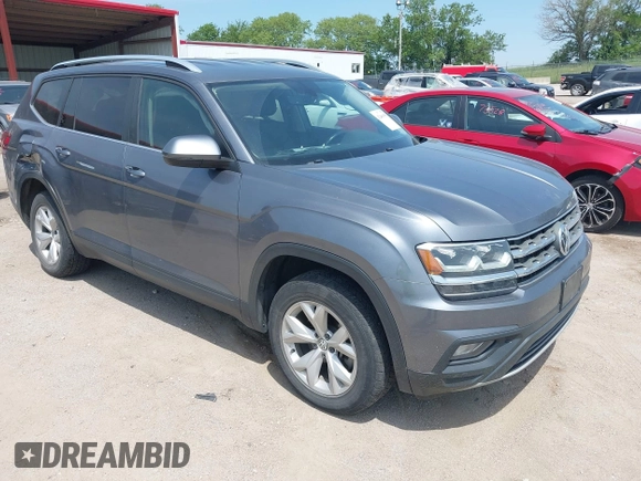 2018 Volkswagen Atlas SE with VIN 1V2KR2CA2JC585922, listed as a IAAI auction lot 42488658 with 105,878 mi miles and . Bid and sale history available at DreamBid. Image 1.