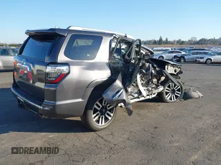 2018 Toyota 4Runner SR5 with VIN JTEBU5JR3J5493244, listed as a IAAI auction lot 41467583 with Not Provided miles. Bid and sale history available at carsss.com. Image 4.