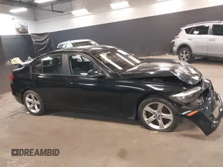 2014 BMW 3 Series 328i xDrive с VIN WBA3B5G59ENS06561, выставлен на аукционе IAAI как лот 42370078 с пробегом 101 877 миль миль и . История ставок и продаж доступна на DreamBid. Изображение 13.