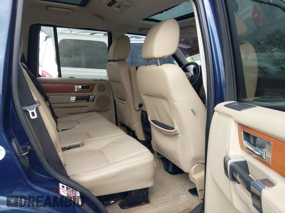 2011 Land Rover LR4 HSE z VIN SALAG2D4XBA576516, wystawiony jako IAAI lot #41542121 z przebiegiem 101 750 mil mil oraz . Historia ofert i sprzedaży dostępna na DreamBid. Obrazek 8.
