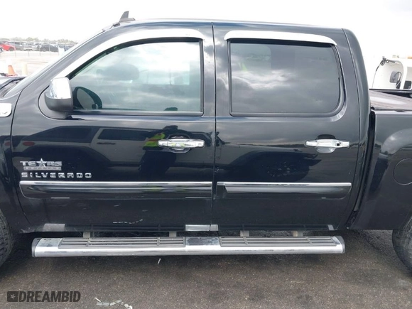 2010 Chevrolet Silverado 1500 LT with VIN 3GCRKSE30AG296456, listed as a IAAI auction lot 41713549 with 274,586 mi miles. Bid and sale history available at carsss.com. Image 17.