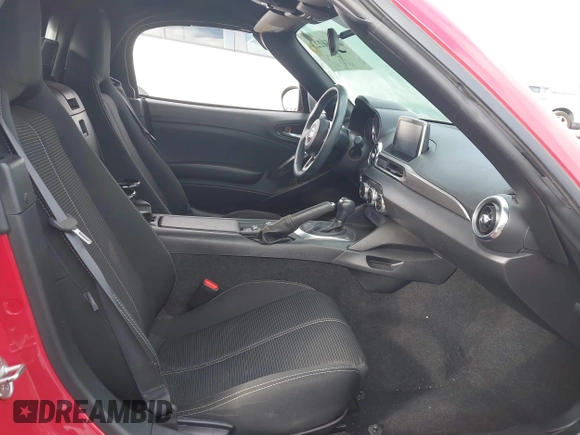 2017 FIAT 124 Spider Lusso z VIN JC1NFAEK6H0108832, wystawiony jako IAAI lot #41451223 z przebiegiem Nie podano mil oraz . Historia ofert i sprzedaży dostępna na DreamBid. Obrazek 8.
