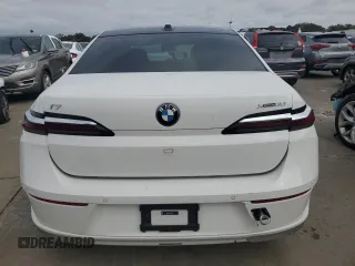 2024 BMW i7 xDrive60 z VIN WBY53EJ08RCP27227, wystawiony jako Copart lot #74042144 z przebiegiem Nie podano mil oraz Nie do naprawy. Historia ofert i sprzedaży dostępna na DreamBid. Obrazek 6.