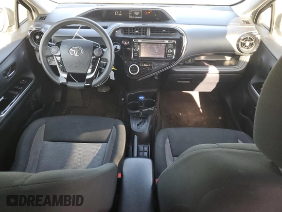 2019 Toyota Prius L z VIN JTDKDTB31K1626580, wystawiony jako Copart lot #58087435 z przebiegiem 42 210 mil mil oraz Czysty tytuł • Clean title. Historia ofert i sprzedaży dostępna na DreamBid. Obrazek 8.