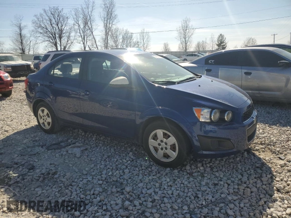 2013 Chevrolet Sonic LS z VIN 1G1JA5SH4D4170385, wystawiony jako Copart lot #53424445 z przebiegiem 73 063 mil mil oraz Czysty tytuł • Clean title. Historia ofert i sprzedaży dostępna na DreamBid. Obrazek 4.