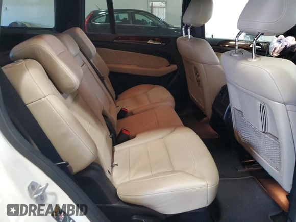 2015 Mercedes-Benz GL-Class GL 350 BlueTEC with VIN 4JGDF2EE3FA476371, listed as a Copart auction lot 46754535 with 148,249 mi miles and Clean Title. Bid and sale history available at carsss.com. Image 11.