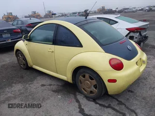 2000 Volkswagen Beetle GLX with VIN 3VWDD21C1YM464964, listed as a IAAI auction lot 41885113 with 190,106 mi miles and . Bid and sale history available at DreamBid. Image 3.