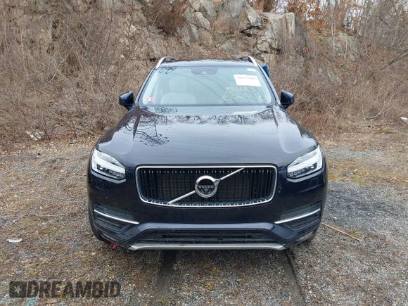2016 Volvo XC90 T6 Momentum with VIN YV4A22PK5G1061802, listed as a IAAI auction lot 38577183 with 109,291 mi miles. Bid and sale history available at carsss.com. Image 6.