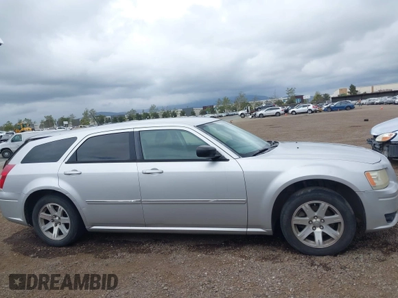 2008 Dodge Magnum SXT with VIN 2D4FV37V48H225739, listed as a IAAI auction lot 42078883 with Not Provided miles and . Bid and sale history available at carsss.com. Image 14.