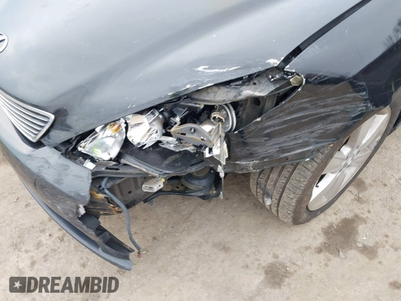 2005 Lexus ES 330 with VIN JTHBA30G555104867, listed as a IAAI auction lot 41508534 with 178,416 mi miles. Bid and sale history available at carsss.com. Image 6.