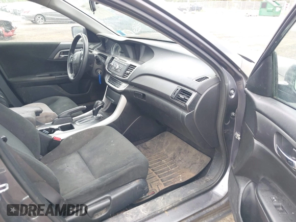 2013 Honda Accord LX z VIN 1HGCR2F33DA005839, wystawiony jako IAAI lot #42255181 z przebiegiem 133 733 mil mil oraz . Historia ofert i sprzedaży dostępna na DreamBid. Obrazek 5.