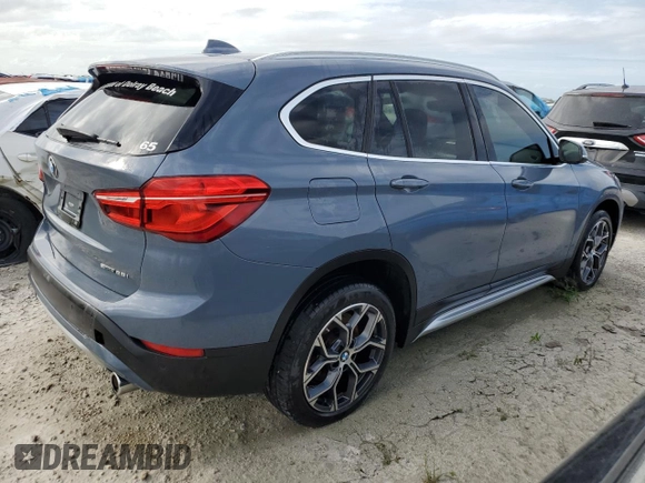 2021 BMW X1 sDrive28i z VIN WBXJG7C03M5T49590, wystawiony jako Copart lot #52473453 z przebiegiem 19 199 mil mil oraz Nie do naprawy. Historia ofert i sprzedaży dostępna na DreamBid. Obrazek 3.