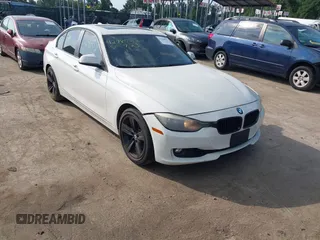 2014 BMW 3 Series 328i xDrive z VIN WBA3B5C55EP544310, wystawiony jako IAAI lot #42780512 z przebiegiem 101 429 mil mil oraz . Historia ofert i sprzedaży dostępna na DreamBid. Obrazek 1.