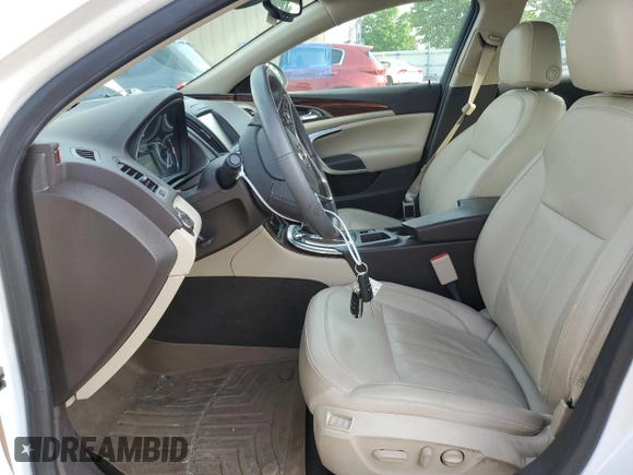 2017 Buick Regal Premium II z VIN 2G4GR5GX0H9133102, wystawiony jako Copart lot #55053435 z przebiegiem 29 980 mil mil oraz Szkoda całkowita • Salvage title. Historia ofert i sprzedaży dostępna na DreamBid. Obrazek 7.