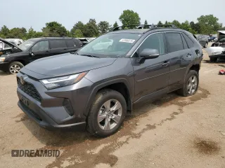 2024 Toyota RAV4 XLE z VIN 2T3P1RFV4RC471176, wystawiony jako Copart lot #57896075 z przebiegiem 6 416 mil mil oraz Szkoda całkowita • Salvage title. Historia ofert i sprzedaży dostępna na DreamBid. Obrazek 1.
