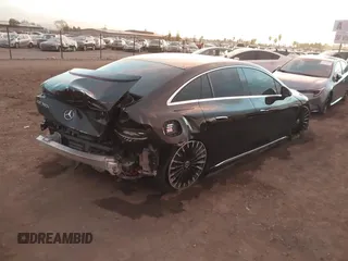 2024 Mercedes-Benz EQE 350+ z VIN W1KEG2BBXRF056894, wystawiony jako IAAI lot #40993238 z przebiegiem 7051 mil mil oraz . Historia ofert i sprzedaży dostępna na DreamBid. Obrazek 4.