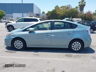 2015 Toyota Prius Advanced с VIN JTDKN3DP7F3067950, выставлен на аукционе IAAI как лот 42731608 с пробегом 297 655 миль миль и . История ставок и продаж доступна на DreamBid. Изображение 14.