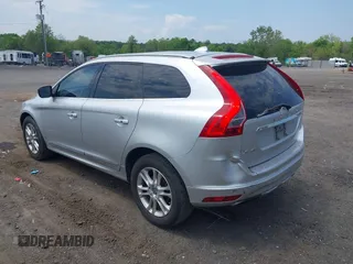 2016 Volvo XC60 T5 Premier with VIN YV4612RK0G2842422, listed as a IAAI auction lot 42123143 with 165,081 mi miles. Bid and sale history available at carsss.com. Image 3.