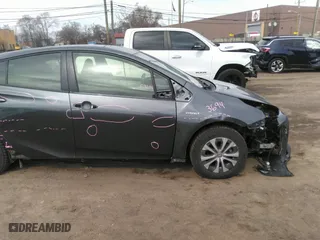 2019 Toyota Prius LE with VIN JTDL9RFU9K3009363, listed as a IAAI auction lot 41812912 with 28,442 mi miles. Bid and sale history available at carsss.com. Image 13.