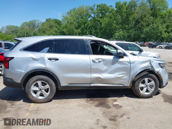 2022 Kia Sorento LX with VIN 5XYRGDLC8NG113406, listed as a IAAI auction lot 42226699 with 60,848 mi miles and . Bid and sale history available at DreamBid. Image 13.
