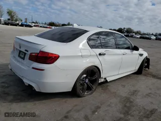 2015 BMW M5 with VIN WBSFV9C53FD595315, listed as a Copart auction lot 39656653 with 85,869 mi miles. Bid and sale history available at carsss.com. Image 3.