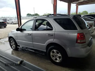 2005 Kia Sorento LX with VIN KNDJC733855449656, listed as a Copart auction lot 52234685 with 114,398 mi miles and Salvage Title. Bid and sale history available at carsss.com. Image 2.