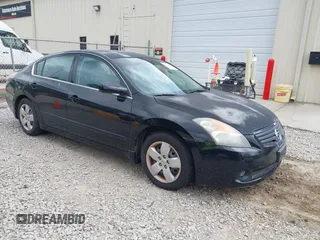 2008 Nissan Altima SL with VIN 1N4AL21E68N521777, listed as a IAAI auction lot 42170504 with 150,688 mi miles and . Bid and sale history available at carsss.com. Image 1.