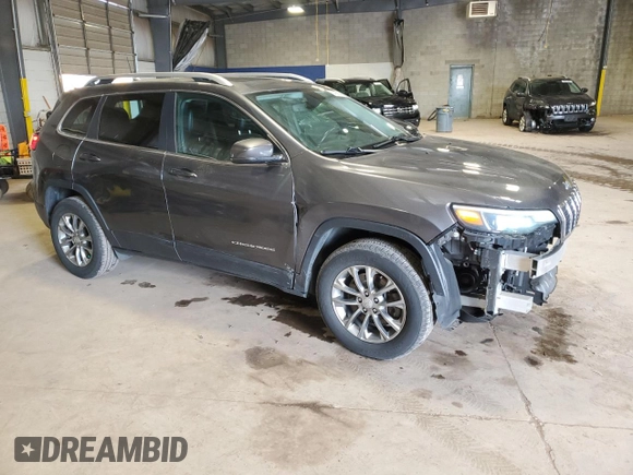 2019 Jeep Cherokee Latitude Plus with VIN 1C4PJMLB6KD460985, listed as a Copart auction lot 54386405 with 79,760 mi miles and Salvage Title. Bid and sale history available at DreamBid. Image 4.