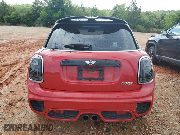 2015 MINI Hardtop 4 Door S z VIN WMWXU3C5XF2B56037, wystawiony jako Copart lot #56588425 z przebiegiem 149 210 mil mil oraz Szkoda całkowita • Salvage title. Historia ofert i sprzedaży dostępna na DreamBid. Obrazek 6.