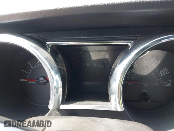 2005 Ford Mustang Deluxe with VIN 1ZVFT80N355260024, listed as a IAAI auction lot 42570131 with Not provided miles and . Bid and sale history available at DreamBid. Image 7.