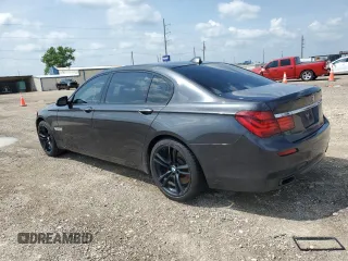 2015 BMW 7 Series 750Li z VIN WBAYE8C51FD782155, wystawiony jako Copart lot #54796505 z przebiegiem 112 772 mil mil oraz Szkoda całkowita • Salvage title. Historia ofert i sprzedaży dostępna na DreamBid. Obrazek 2.