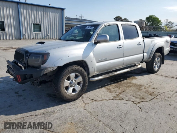 2007 Toyota Tacoma z VIN 5TEMU52N27Z381856, wystawiony jako Copart lot #52943985 z przebiegiem 241 481 mil mil oraz Szkoda całkowita • Salvage title. Historia ofert i sprzedaży dostępna na DreamBid. Obrazek 1.