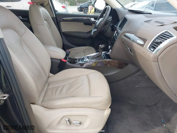 2014 Audi Q5 Premium Plus with VIN WA1LFAFP8EA106410, listed as a IAAI auction lot 41701297 with 131,735 mi miles. Bid and sale history available at carsss.com. Image 5.