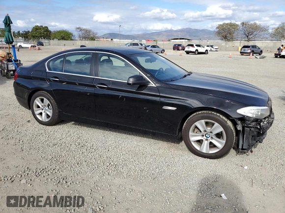 2013 BMW 5 Series 528i with VIN WBAXG5C51DD231693, listed as a Copart auction lot 53683555 with 86,460 mi miles and Salvage Title. Bid and sale history available at carsss.com. Image 4.