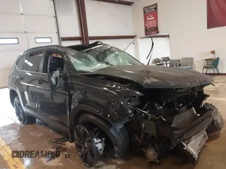 2022 Volkswagen Atlas SE with VIN 1V2JR2CA3NC512947, listed as a IAAI auction lot 41721006 with 32,853 mi miles and . Bid and sale history available at DreamBid. Image 14.