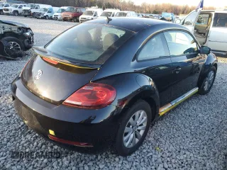 2019 Volkswagen Beetle S with VIN 3VWFD7ATXKM708348, listed as a Copart auction lot 87952475 with 82,128 mi miles and Salvage Title. Bid and sale history available at carsss.com. Image 3.
