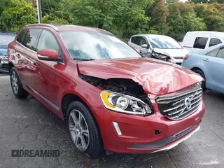 2015 Volvo XC60 T6 with VIN YV4902RKXF2669393, listed as a IAAI auction lot 42380410 with 124,258 mi miles and . Bid and sale history available at DreamBid. Image 1.