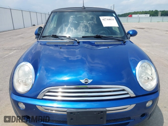 2008 MINI Convertible with VIN WMWRF33568TG18867, listed as a IAAI auction lot 42744033 with 131,586 mi miles and . Bid and sale history available at DreamBid. Image 6.