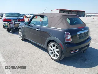 2012 MINI Convertible S с VIN WMWZP3C52CT550179, выставлен на аукционе IAAI как лот 42046285 с пробегом 87 718 миль миль и . История ставок и продаж доступна на DreamBid. Изображение 3.