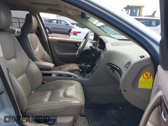 2002 Volvo V70 z VIN YV1SZ58D421080106, wystawiony jako IAAI lot #42338965 z przebiegiem 214 739 mil mil oraz . Historia ofert i sprzedaży dostępna na DreamBid. Obrazek 5.