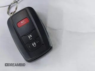 2017 Toyota Prius Two z VIN JTDKARFU3H3048641, wystawiony jako IAAI lot #42369969 z przebiegiem 13 749 mil mil oraz . Historia ofert i sprzedaży dostępna na DreamBid. Obrazek 11.