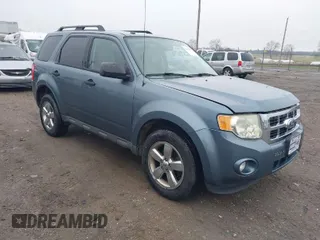 2010 Ford Escape XLT with VIN 1FMCU9D77AKD37005, listed as a IAAI auction lot 41948357 with 305,650 mi miles. Bid and sale history available at carsss.com. Image 1.
