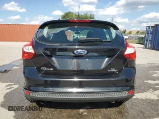 2012 Ford Focus SE z VIN 1FAHP3K28CL420113, wystawiony jako Copart lot #56986925 z przebiegiem 87 381 mil mil oraz Szkoda całkowita • Salvage title. Historia ofert i sprzedaży dostępna na DreamBid. Obrazek 6.