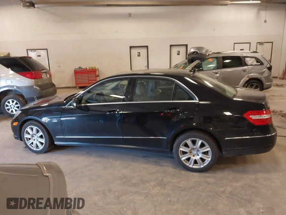 2012 Mercedes-Benz E 350 Luxury z VIN WDDHF8JB5CA563419, wystawiony jako IAAI lot #42184077 z przebiegiem 136 795 mil mil oraz . Historia ofert i sprzedaży dostępna na DreamBid. Obrazek 14.
