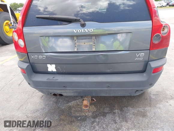 2005 Volvo XC90 with VIN YV1CZ852651195545, listed as a IAAI auction lot 42149291 with 210,081 mi miles. Bid and sale history available at carsss.com. Image 6.